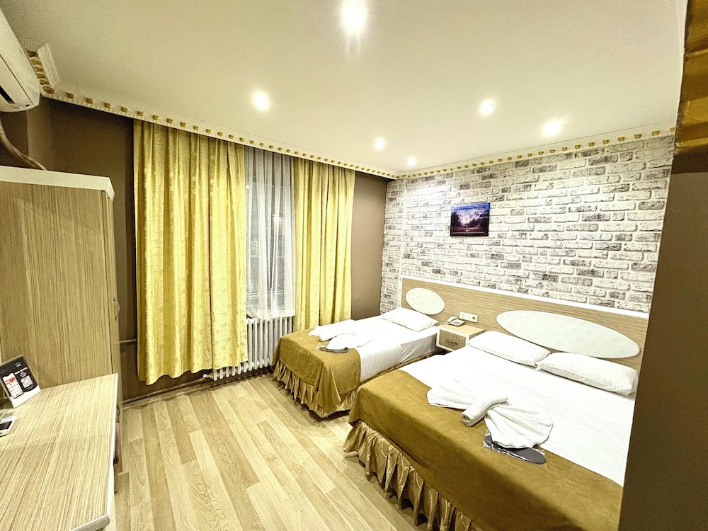 GRAND ORAL HOTEL 16/50