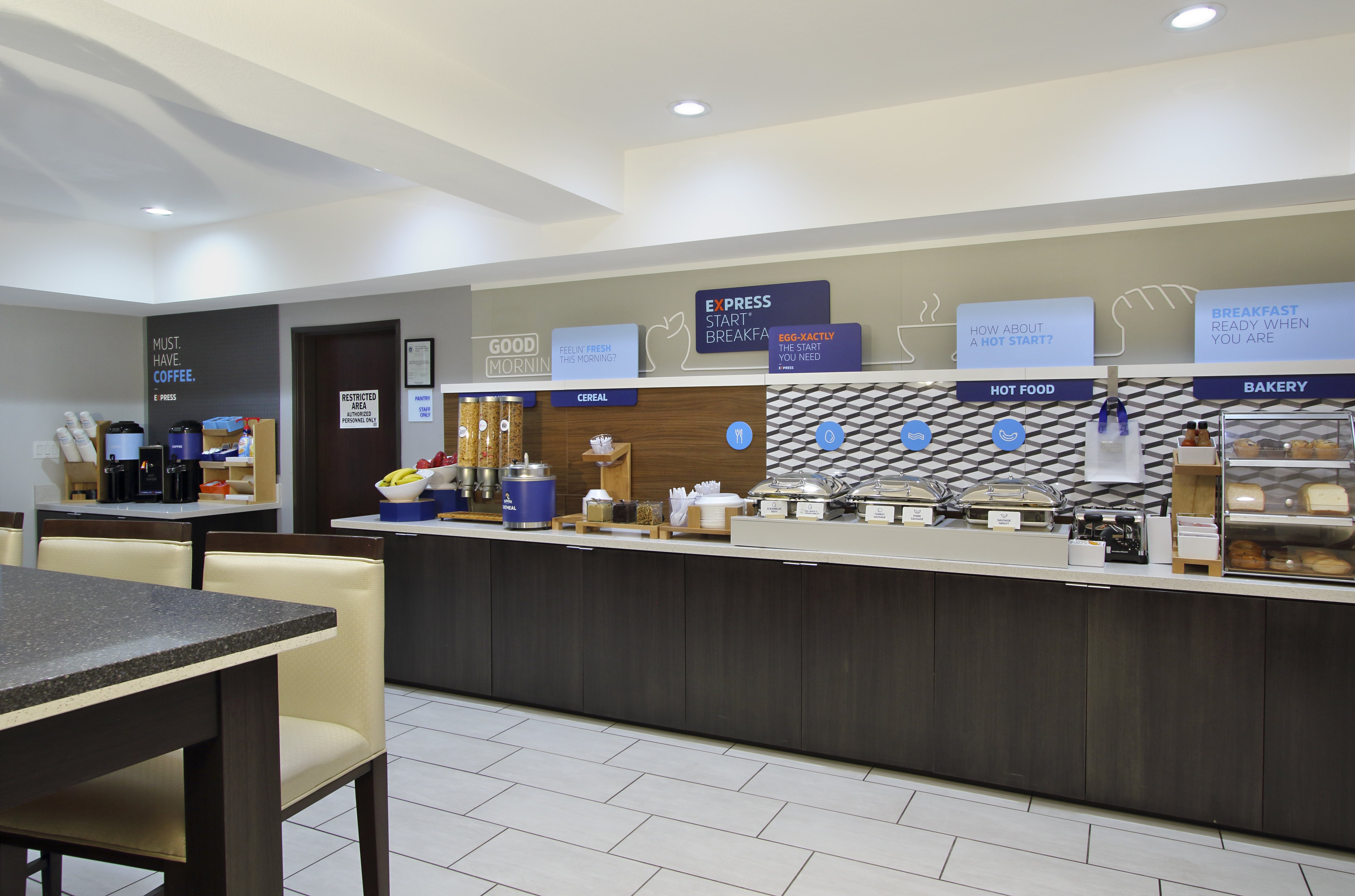 Holiday Inn Express Suites Houston North Iah Area 32/44