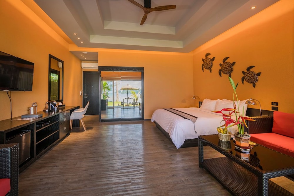 Peninsula Beach Resort 16/49