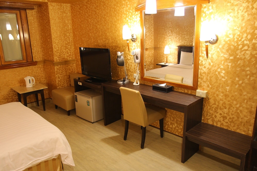 Goodness Hotel 24/41