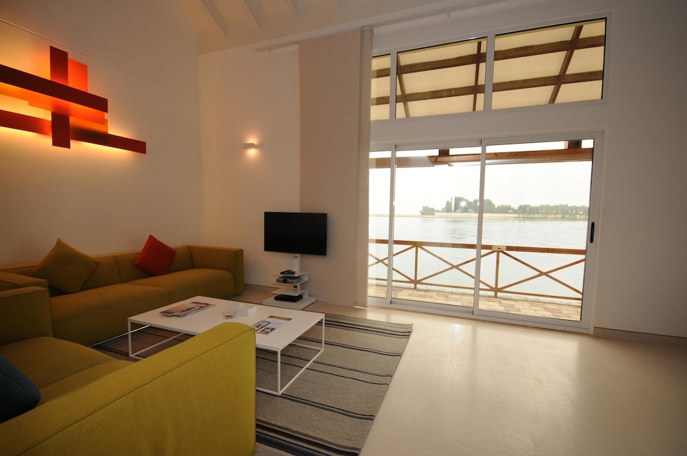 Al Bander Hotel & Resort 24/50
