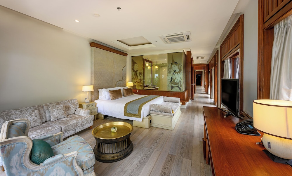 Maikhao Dream Villa Resort & Spa 24/67