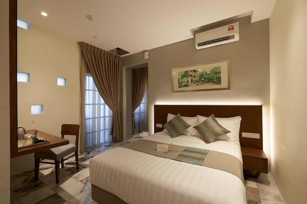 Macalister Terraces Hotel 10/37