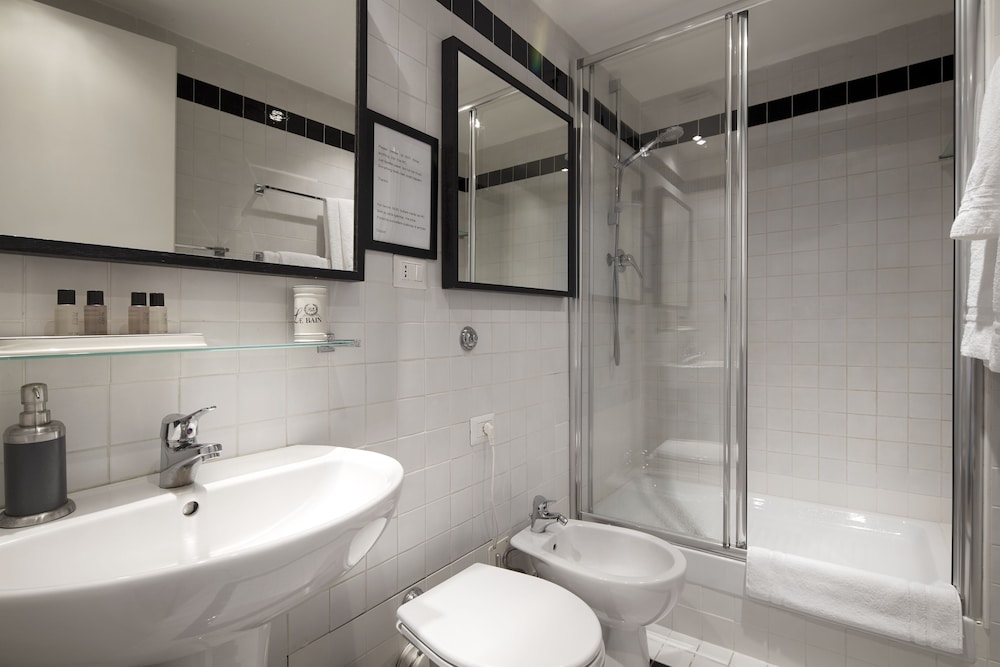NO 9 COLOSSEO LUXURY SUITES 46/50