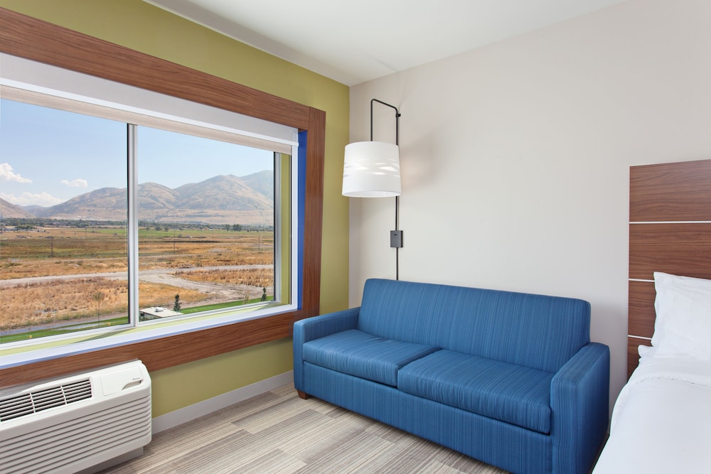 HOLIDAY INN EXPRESS & SUITES BRIGHAM CITY - NORTH UTAH 40/57
