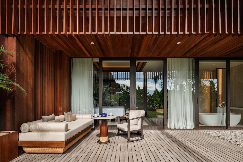 The Meru Sanur 24/49