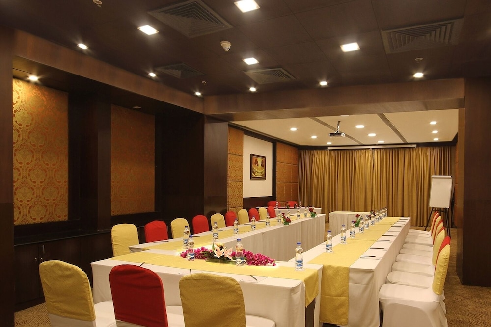 Fortune Select JP Cosmos, Bengaluru 49/70