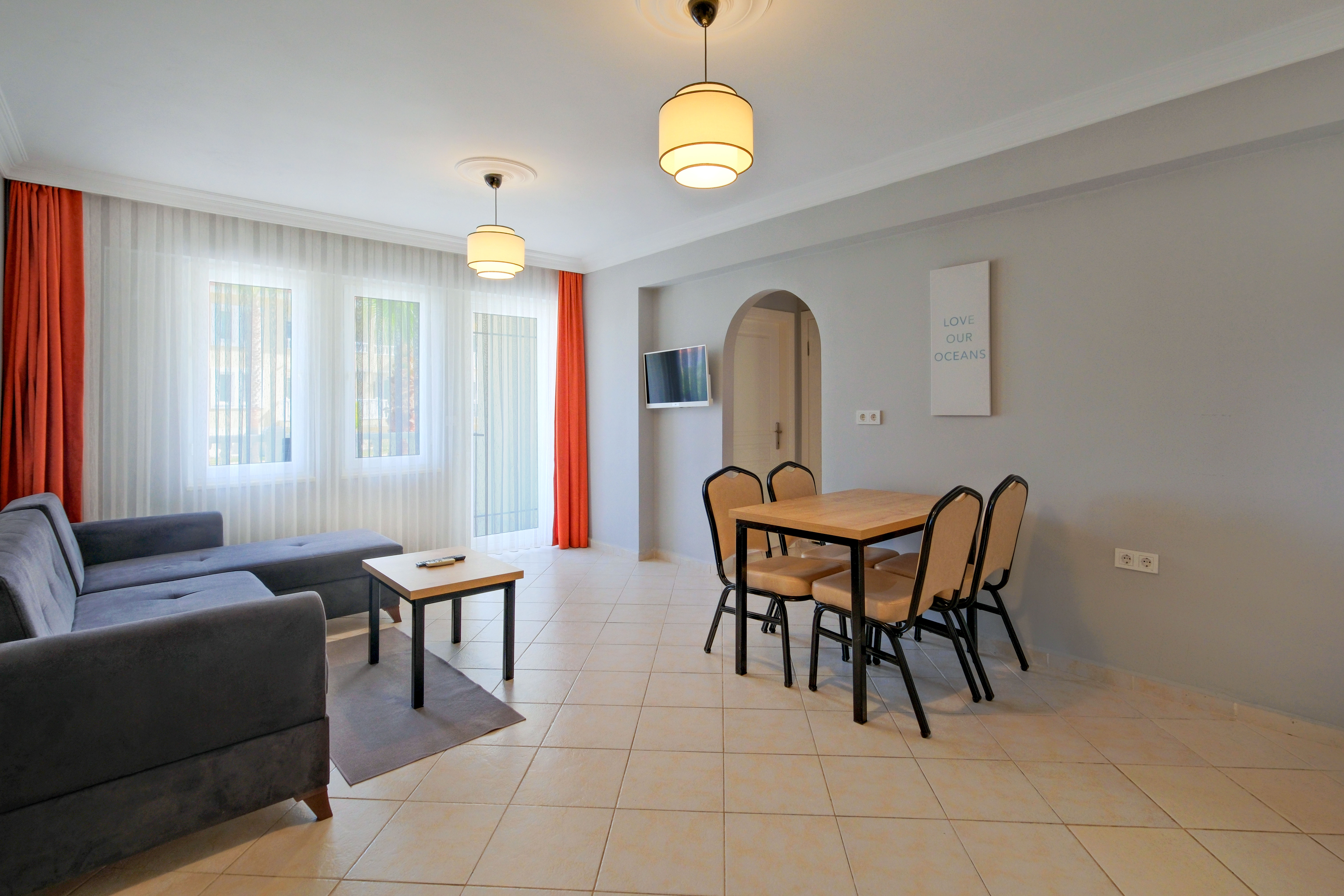 Gold Lion Hotel 33/38