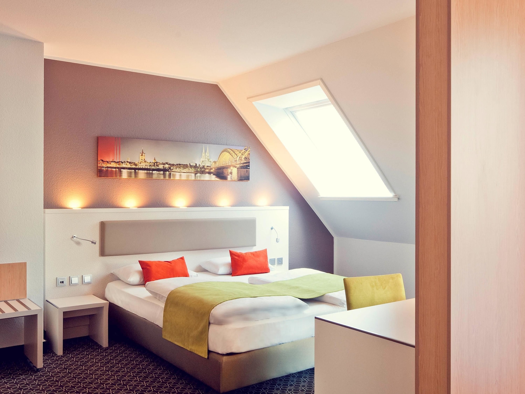 PRIVILEGE, KING BED, BALCONY