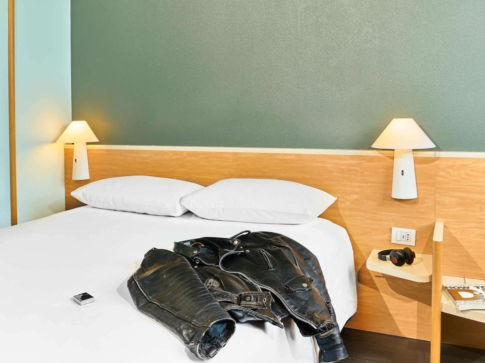 IBIS FIRENZE PRATO EST 30/73