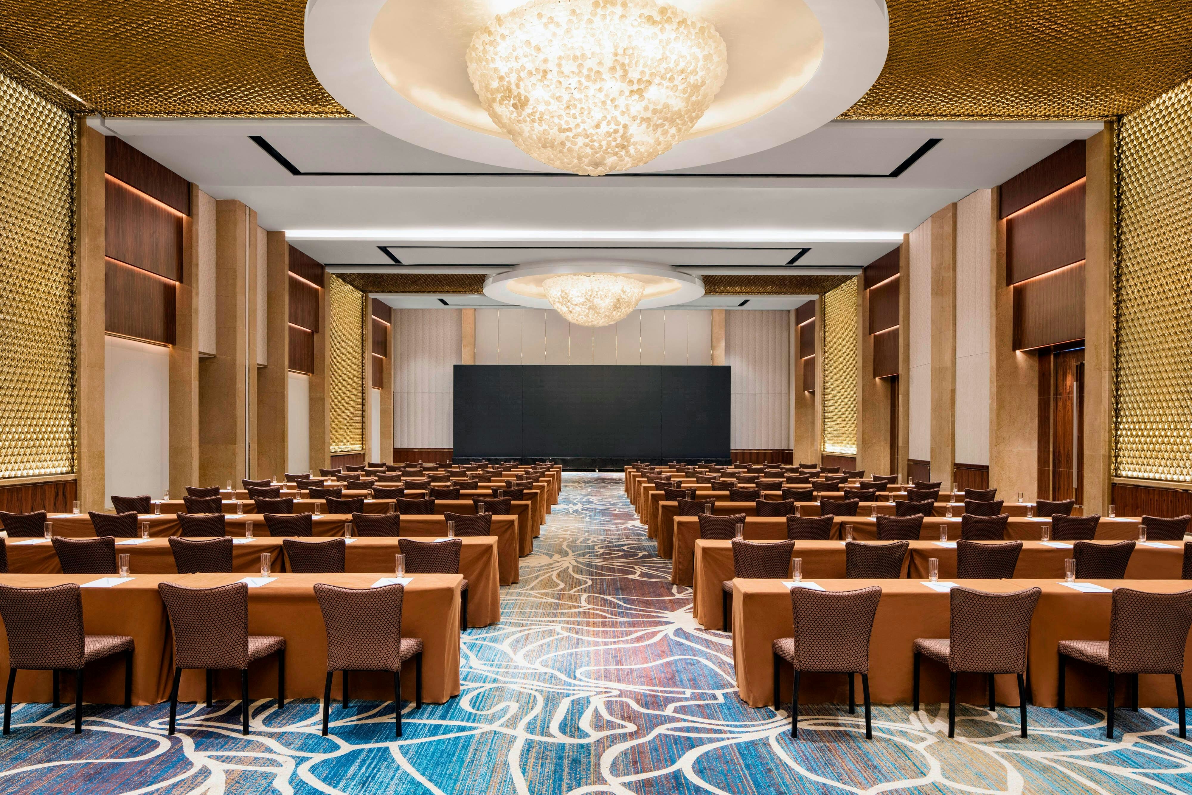 Sheraton Grand Shanghai Pudong Hotel and Residences 17/21