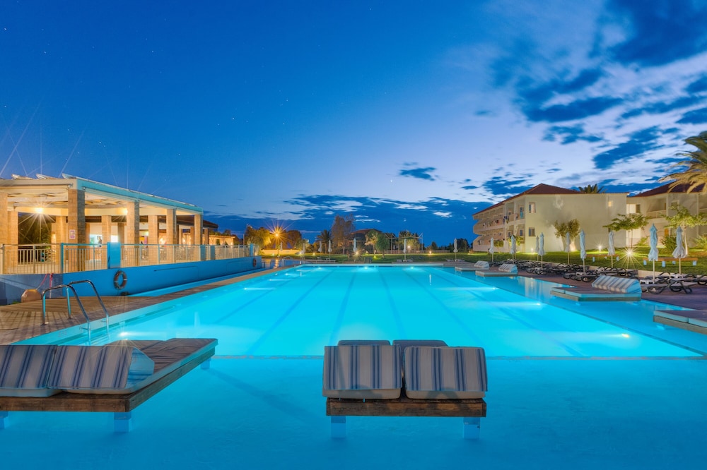 Aeolian Village Beach Resort 29/33