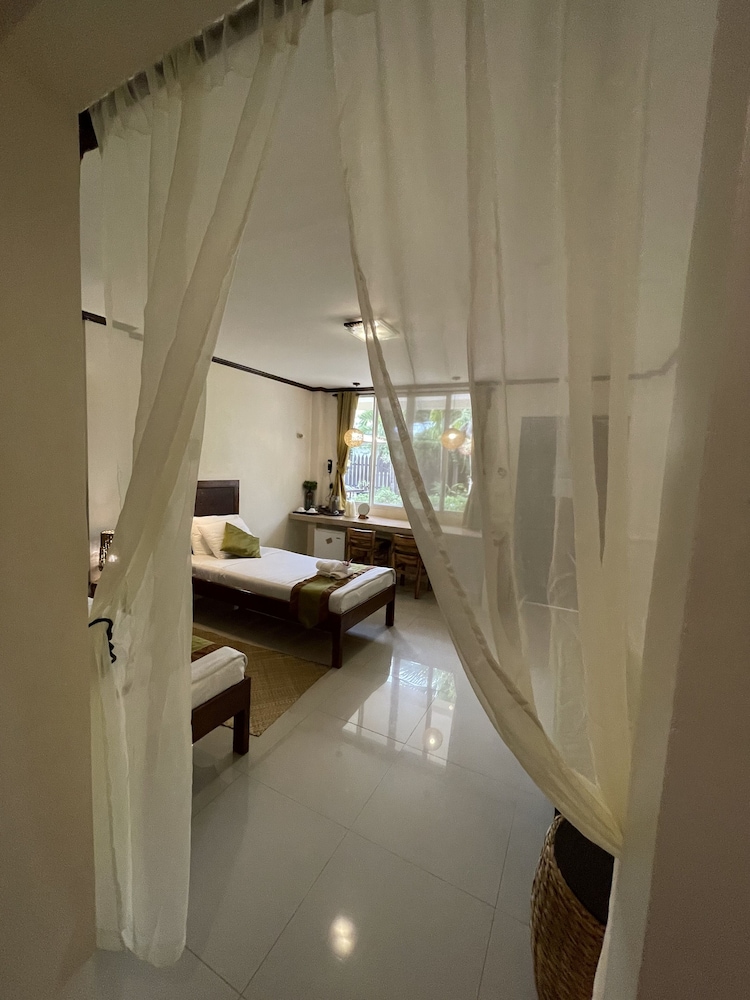 Palms Cove Resort 14/73