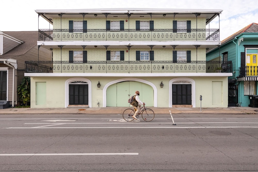French Quarter Suites Hotel 6/55