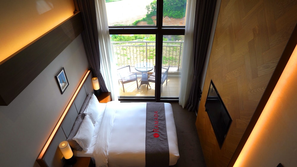 Ramada Hotel & Suites by Wyndham Gangwon Pyeongchang 37/66
