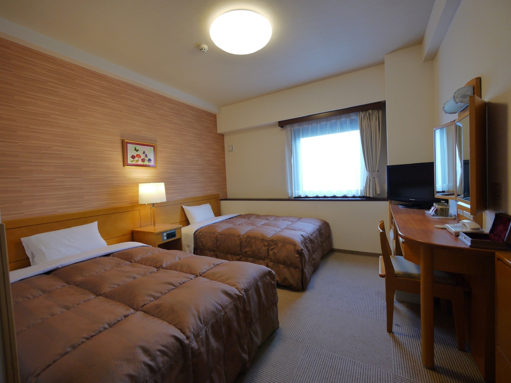ROOM, TWIN BEDS, SMOKING
