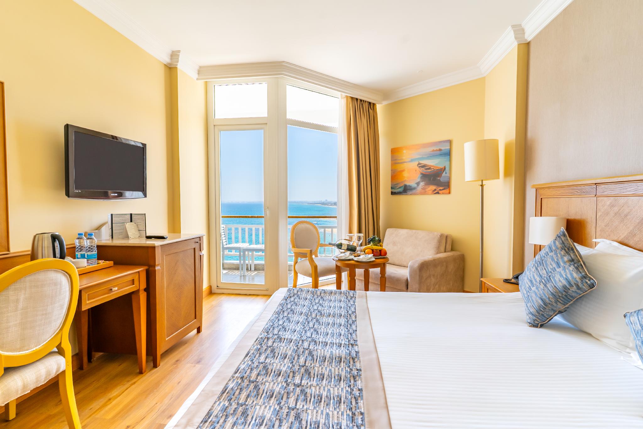 Room, Sea View