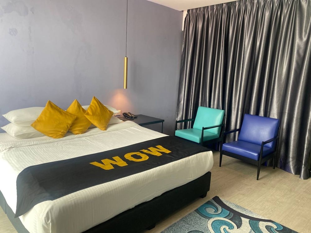DELUXE, DOUBLE BED
