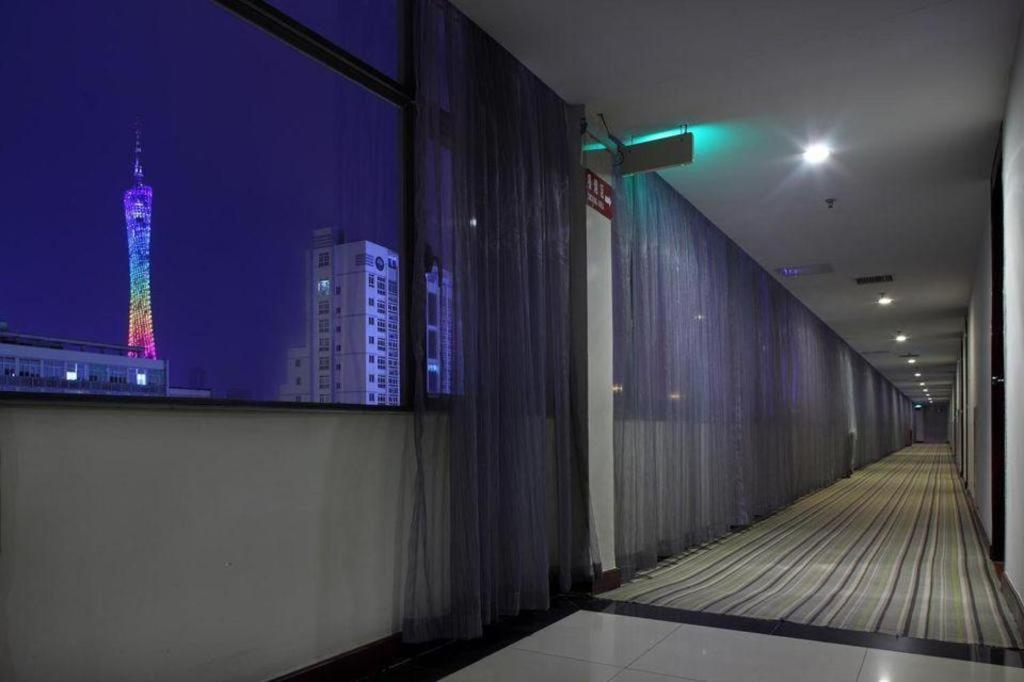 Movie Star Hotel Guangzhou 8/62