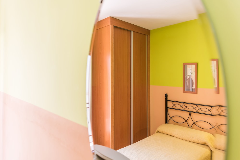 Hostal Arkanta 13/25