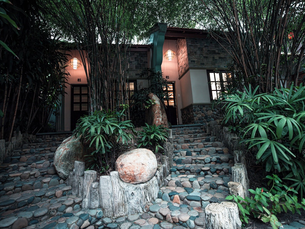 Phuong Nam Resort 43/50