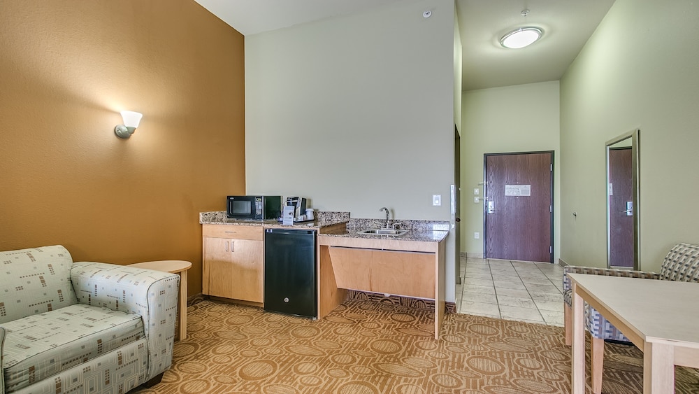 Holiday Inn Express & Suites Lubbock Southwest - Wolfforth 40/50