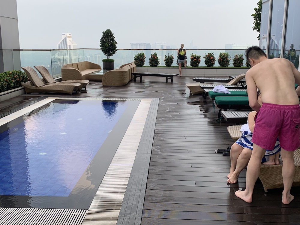 Platinum Service Suite at The Face 32/68