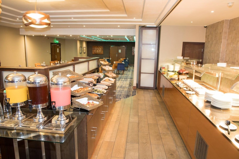 Crowne Plaza London Gatwick Airport 63/83