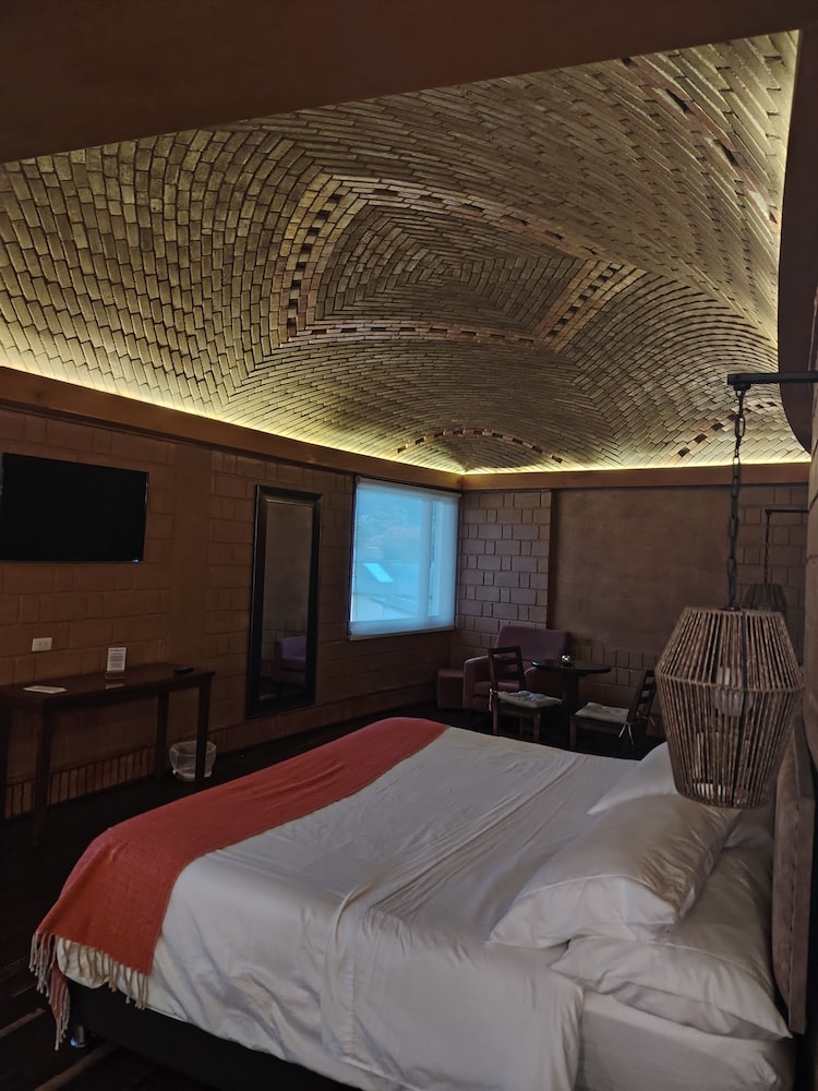 La Alhambra Hotel 10/50