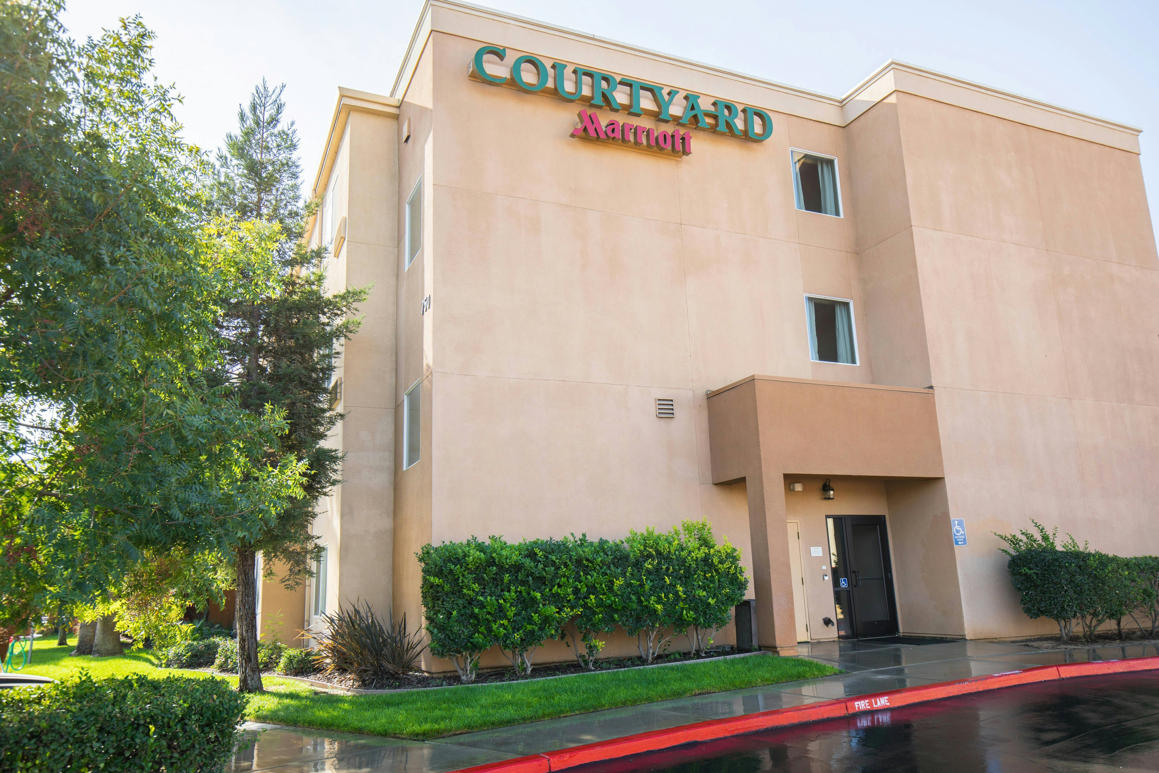Courtyard by Marriott Merced 18/18