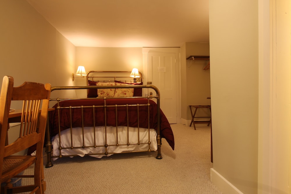 Follansbee Inn 30/72