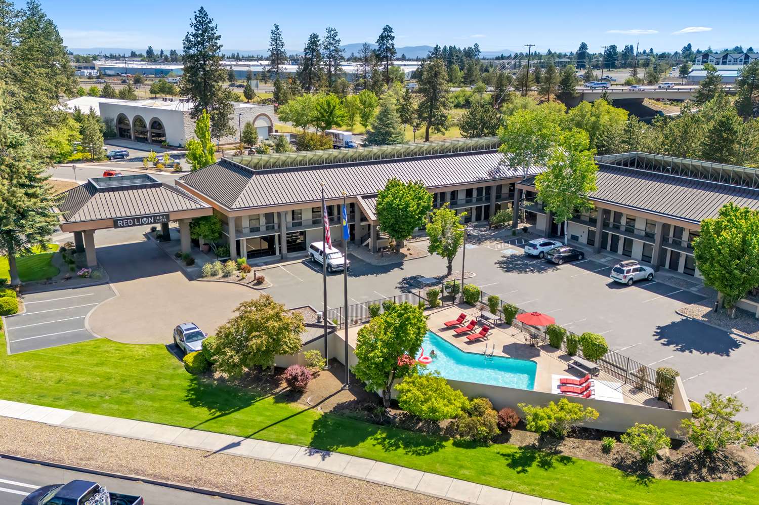 Red Lion Inn & Suites Deschutes River Bend 24/30