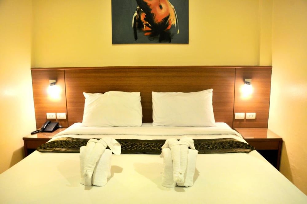 The Wave Hotel Patong 42/73
