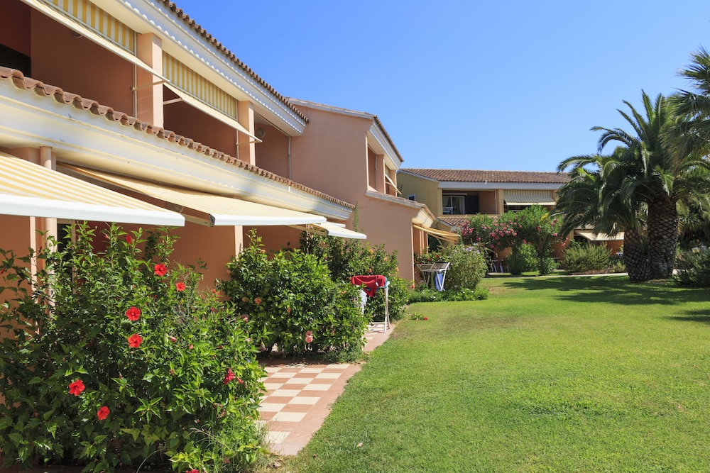 Tirreno Resort 33/44