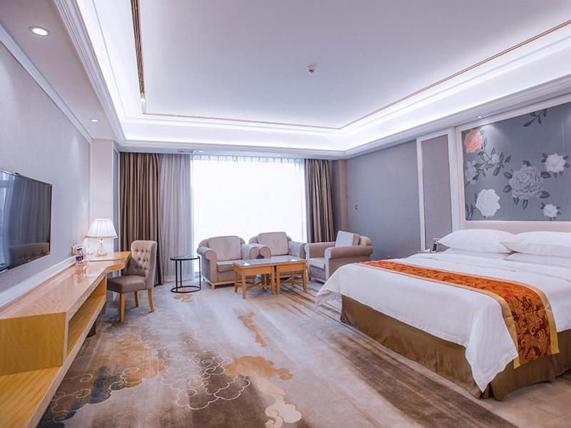Vienna International Hotel (Hangzhou South Railway Station) 7/23