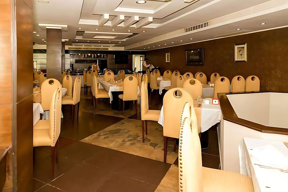 Grand Regency Hotel 44/50