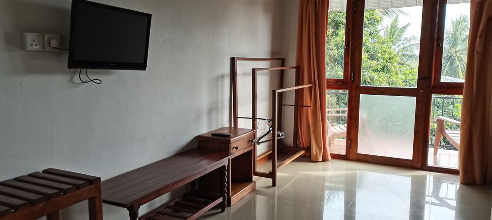 Rajarata Lodge 24/50
