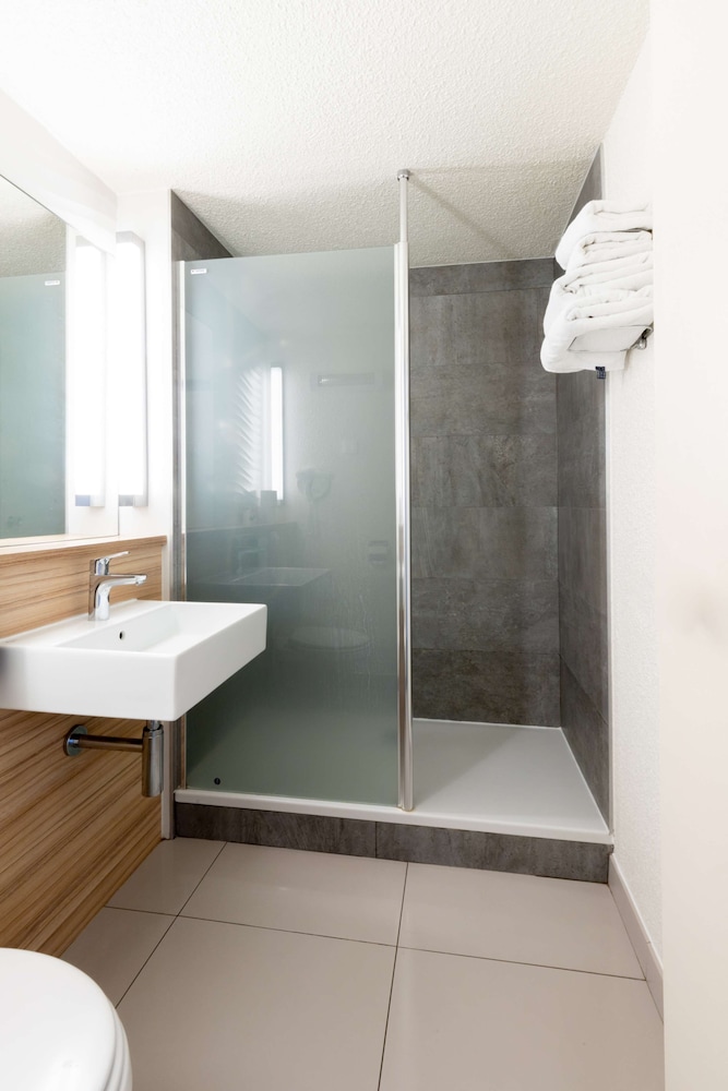 Hotel Campanile Reims Ouest Tinqueux 47/49