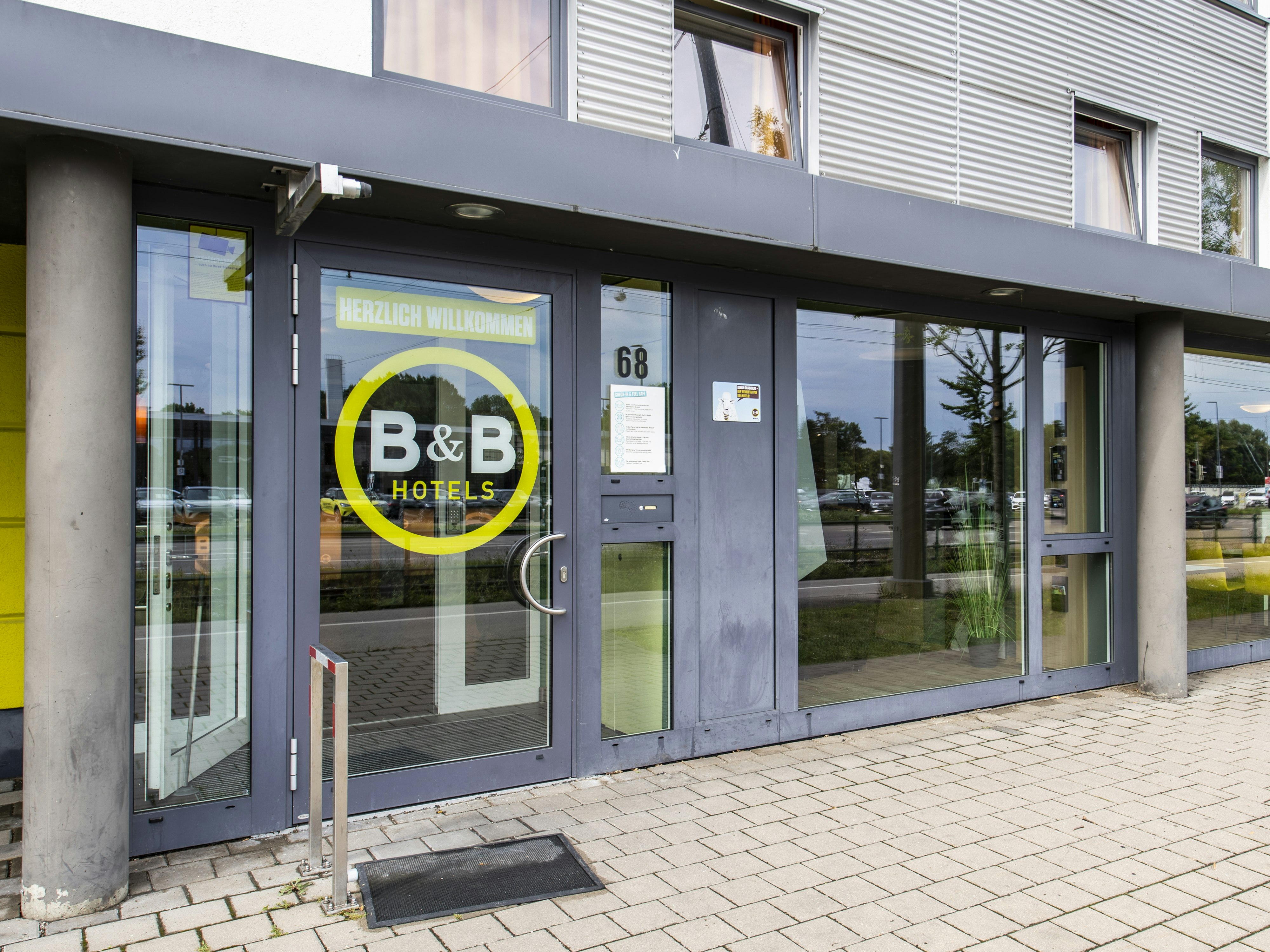 B&B Augsburg 1/30