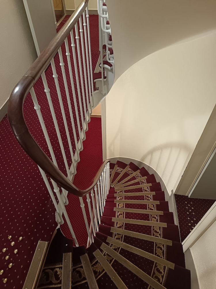 HOTEL DES BAINS 31/60