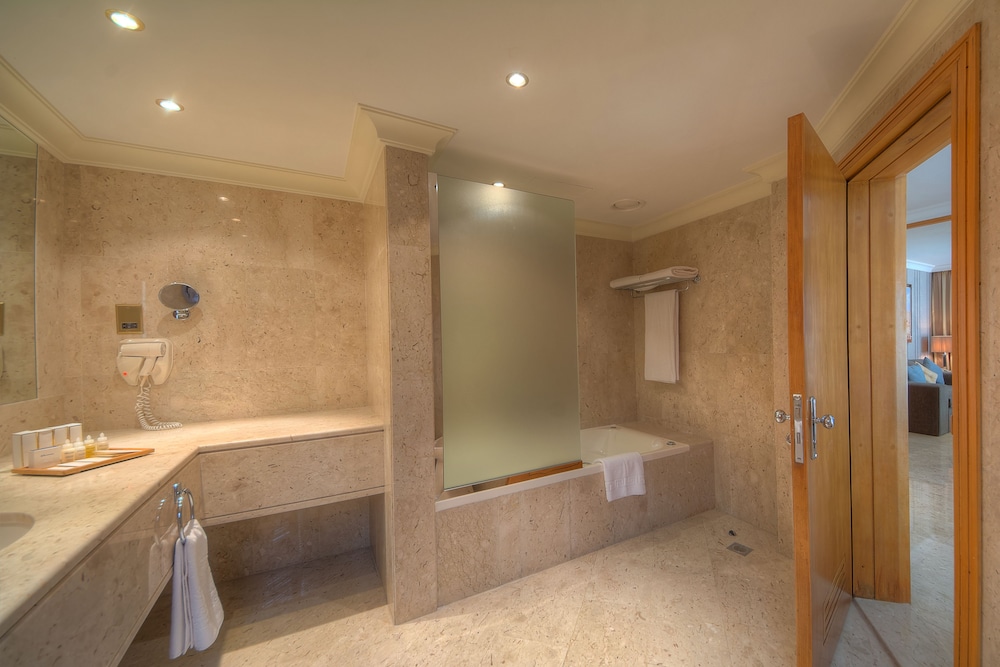 Dubai Marine Beach Resort And Spa 27/79