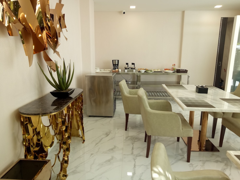 Vinny Boutique Hotel 36/48