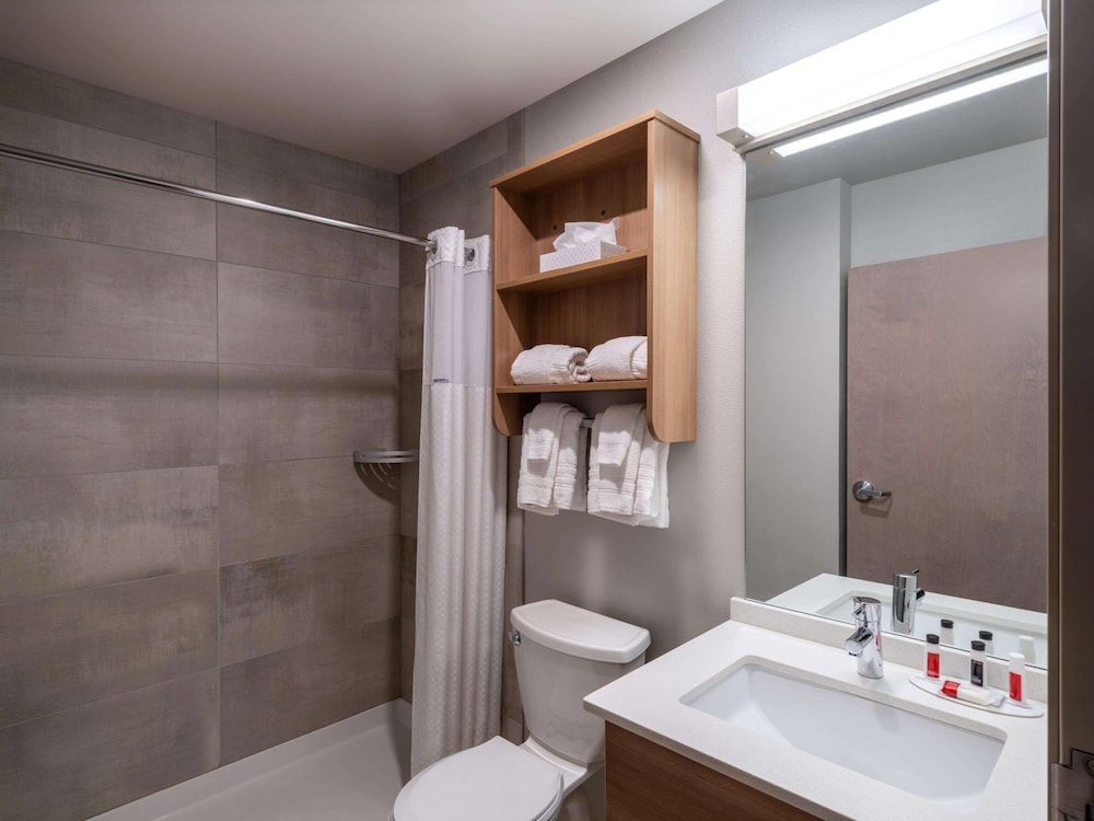 Microtel Inn and Suites by Wyndham Georgetown Lake 17/55
