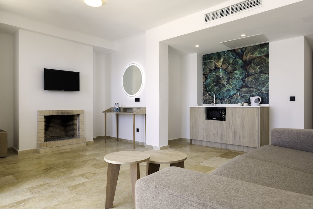 Alua Suites Las Rocas 58/82