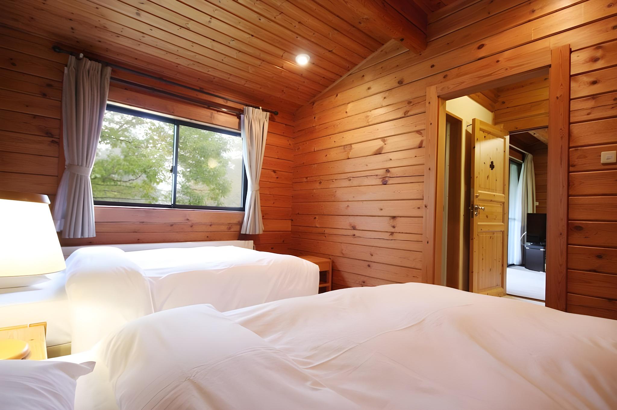 West, Cottage, Single Bed, Smoking