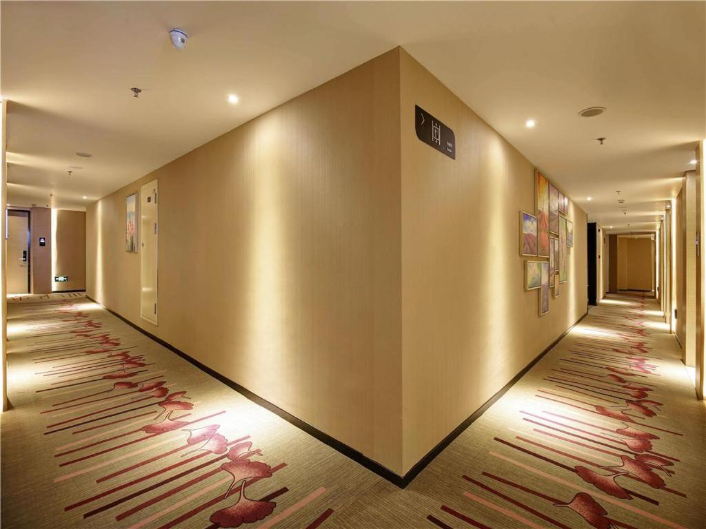 Lavande Hotel (Chengdu Dafeng Shixi Park Metro Station) 34/39