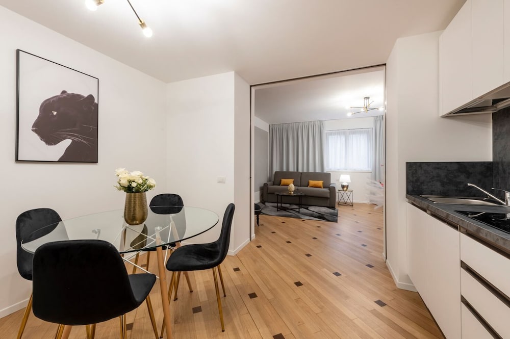 Milan Royal Suites Luxury Apartments 30/50