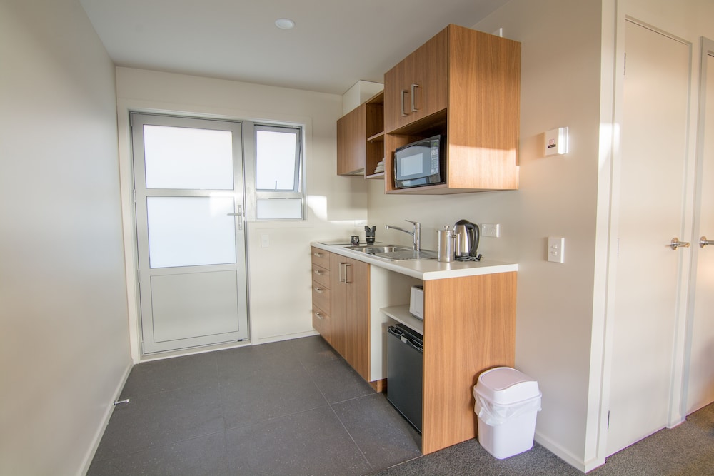 311 Motel Riccarton 45/71