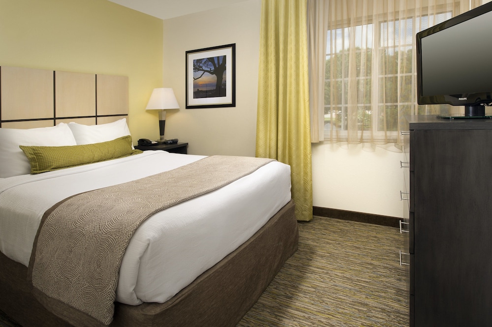 Candlewood Suites Richmond South 10/48