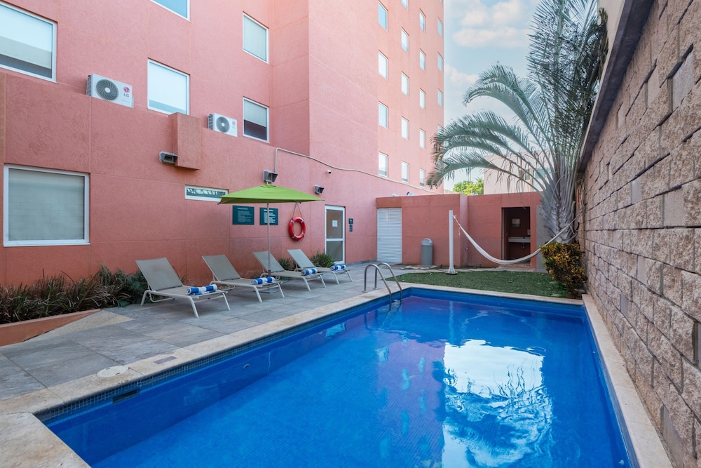 City Express Junior by Marriott Merida Altabrisa 28/47